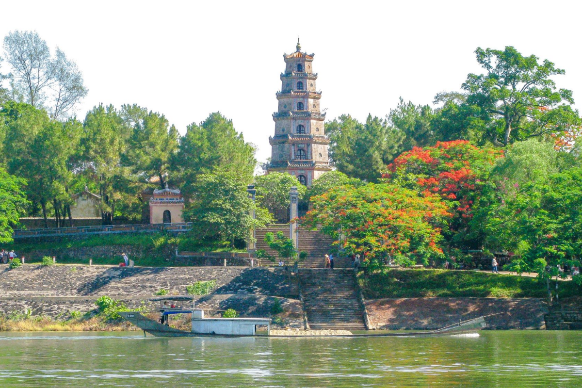 Visit Hue Vietnam’s iconic Thien Mu Pagoda