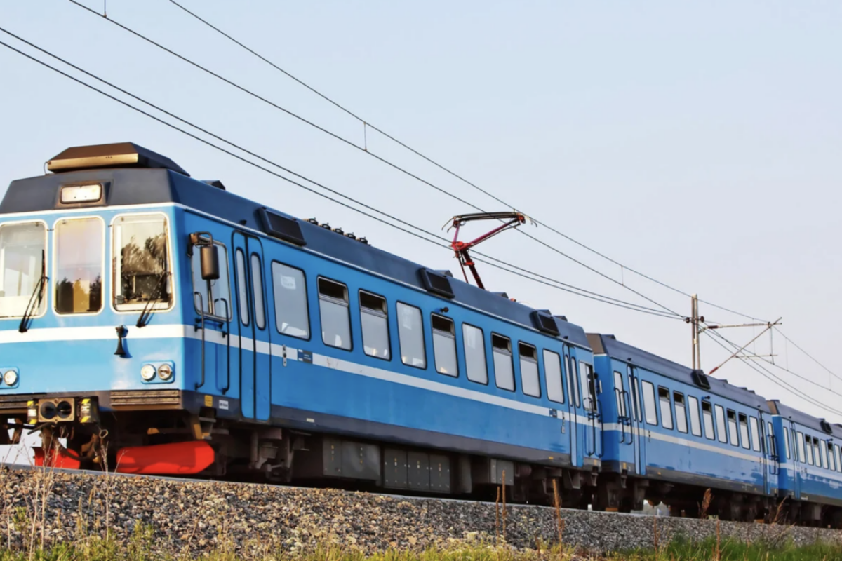 Visit Hue Vietnam by scenic train