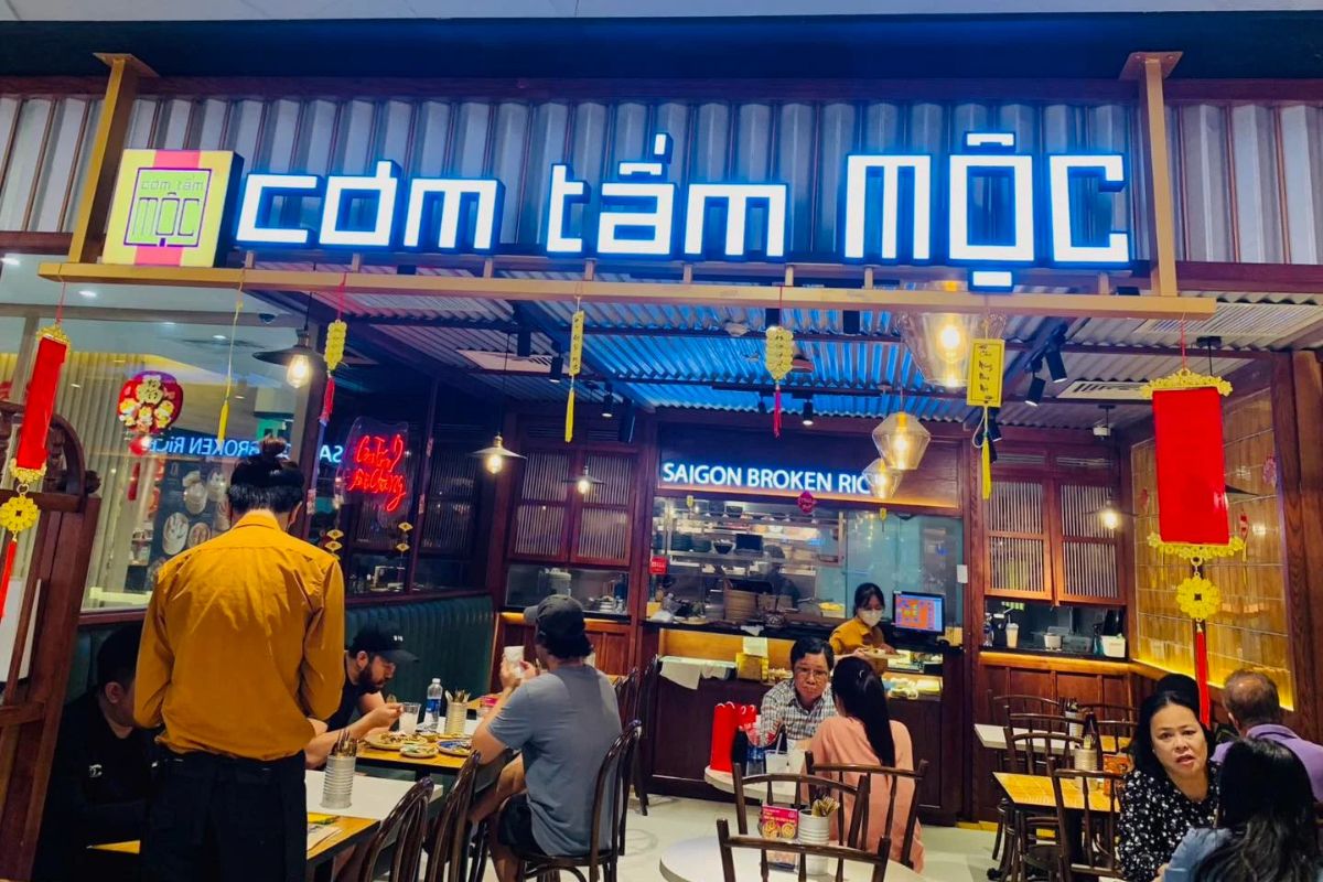 Moc – The Nostalgia Spot in District 1