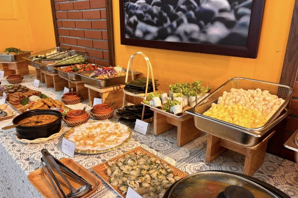 An Lac Vegetarian Buffet - Vegan Food Hanoi