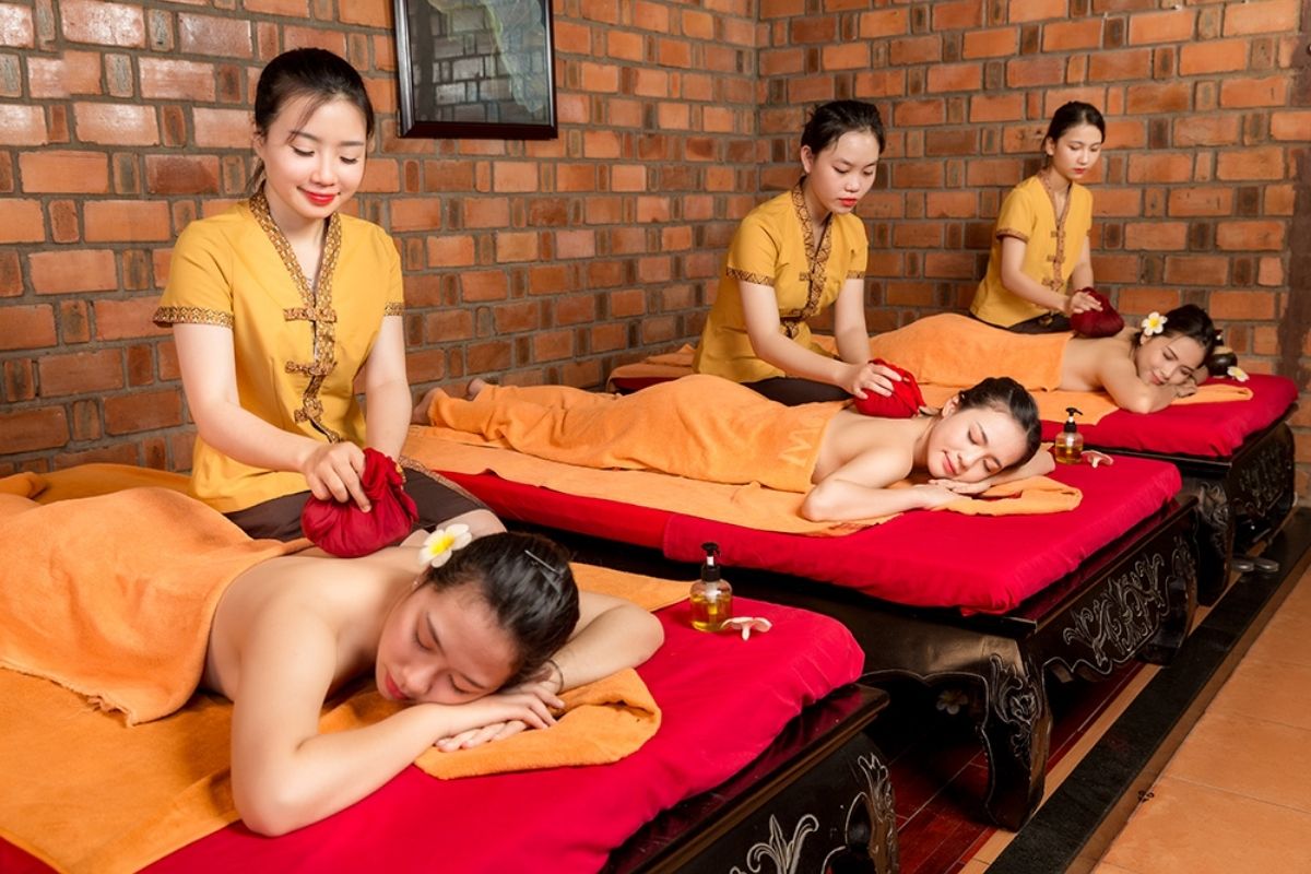 Vietnamese Traditional Medicine Massage