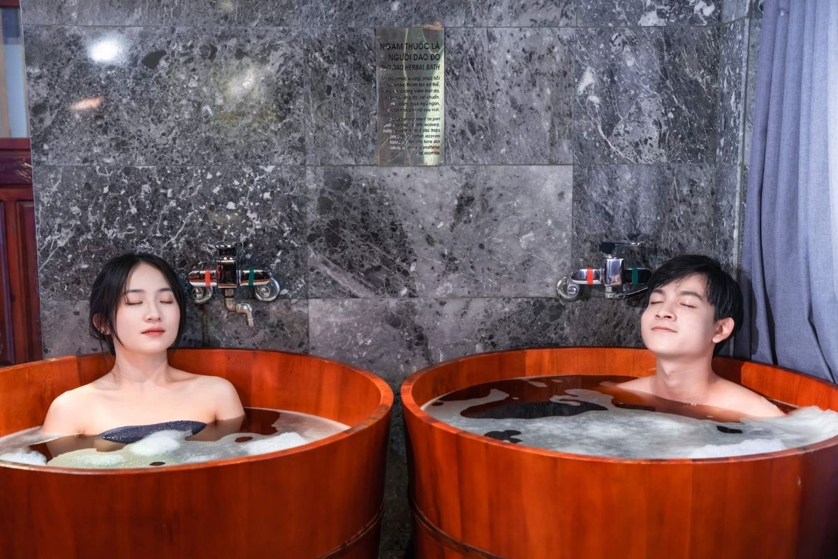  Relax and recharge at Cham Spa & Massage Da Nang with Dao Red Herbal Bath