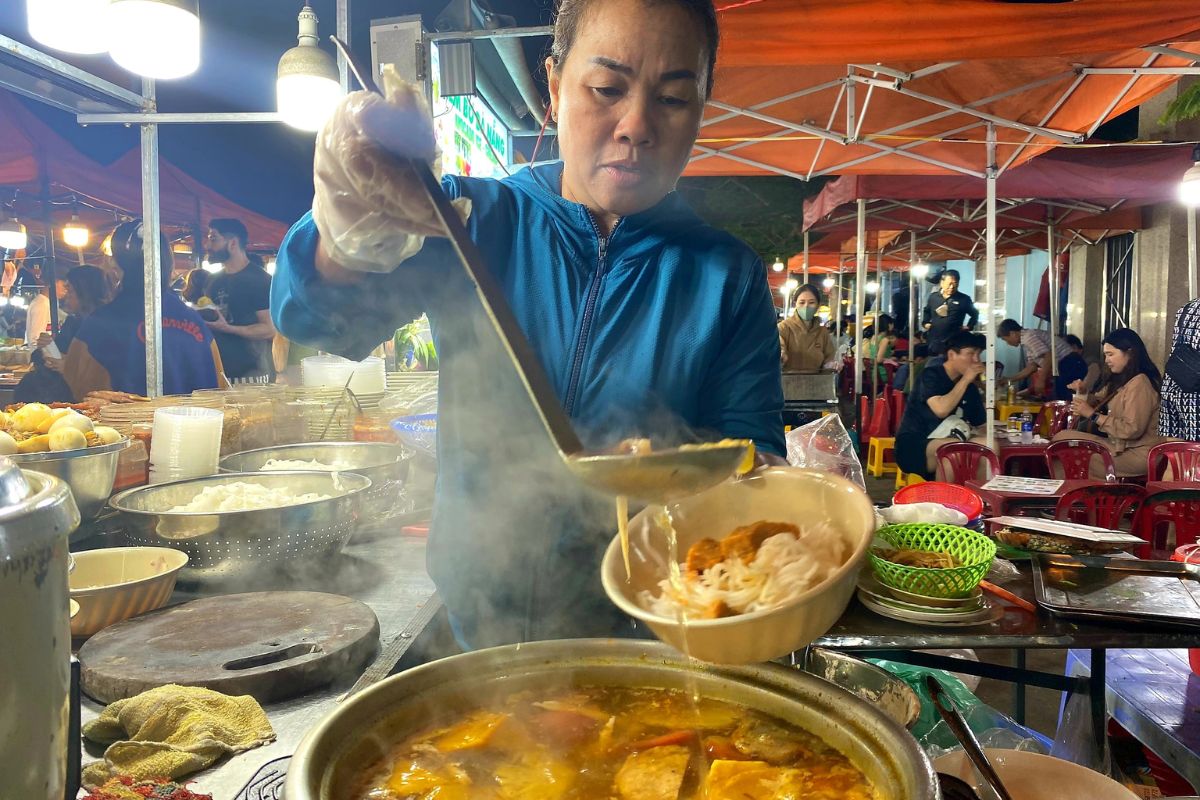 Street Snacks at Cho Rong Night Market 