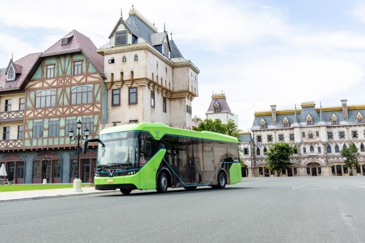 Comfortable VinBus Ride to Grand World