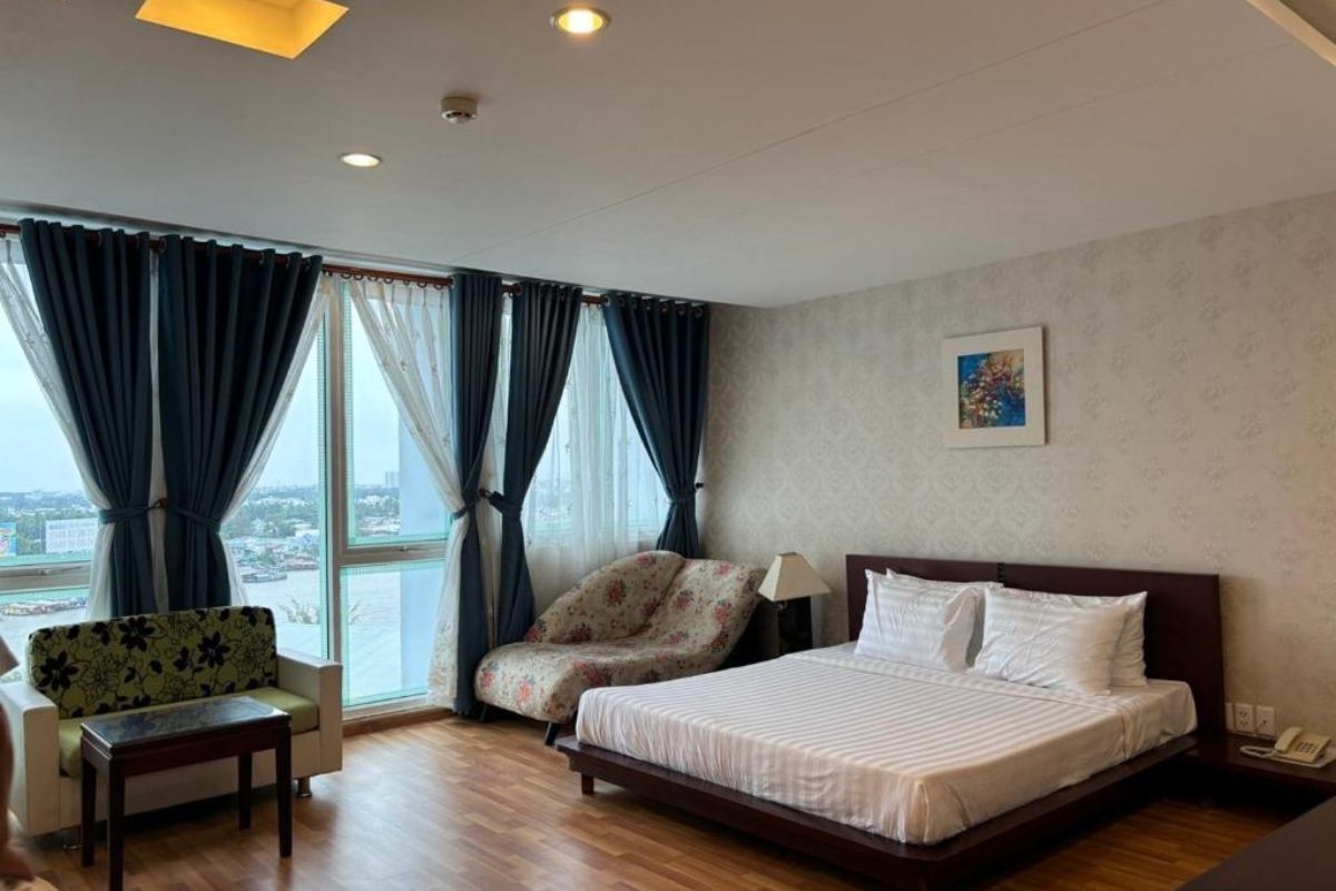 VIP Deluxe River View Room