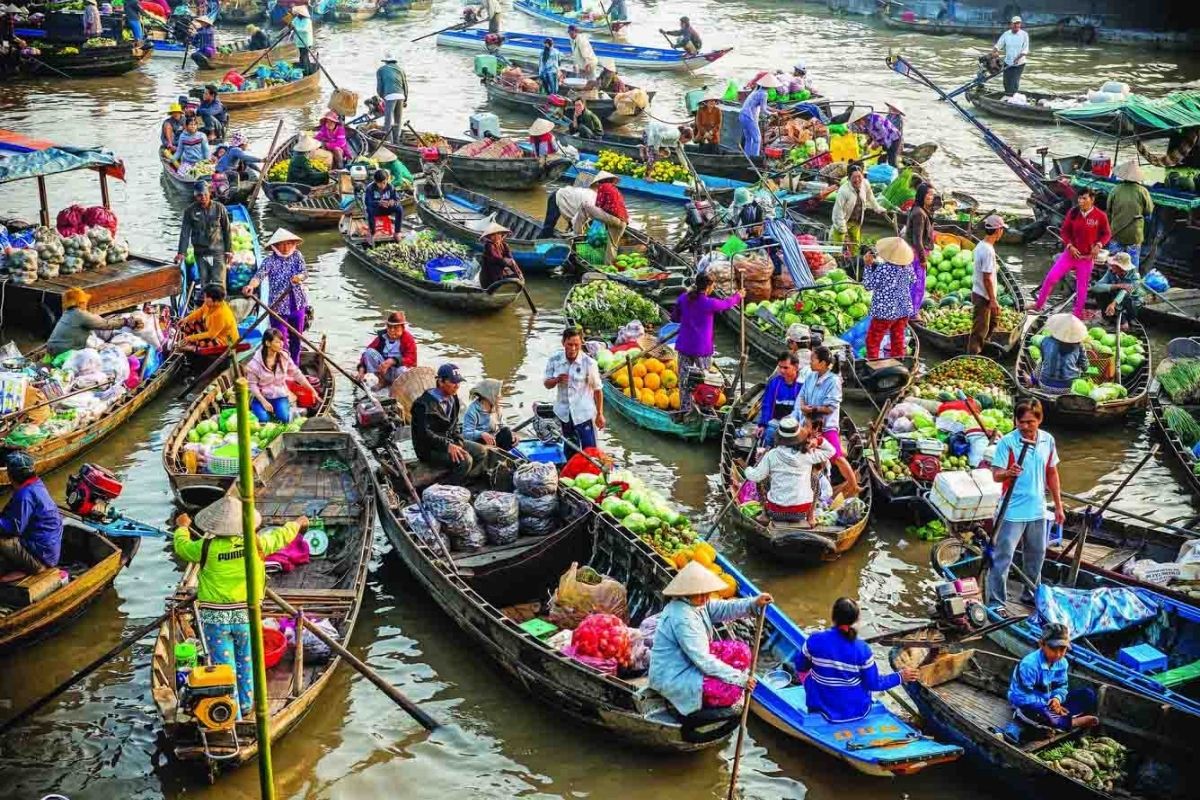 Cai Rang Floating Market in Can Tho City