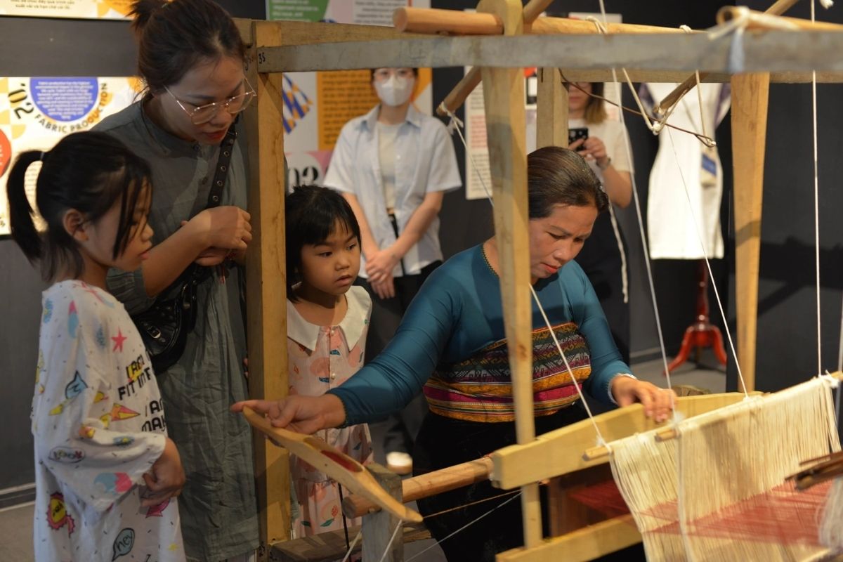 Traditional Weaving Houses in Lac Village