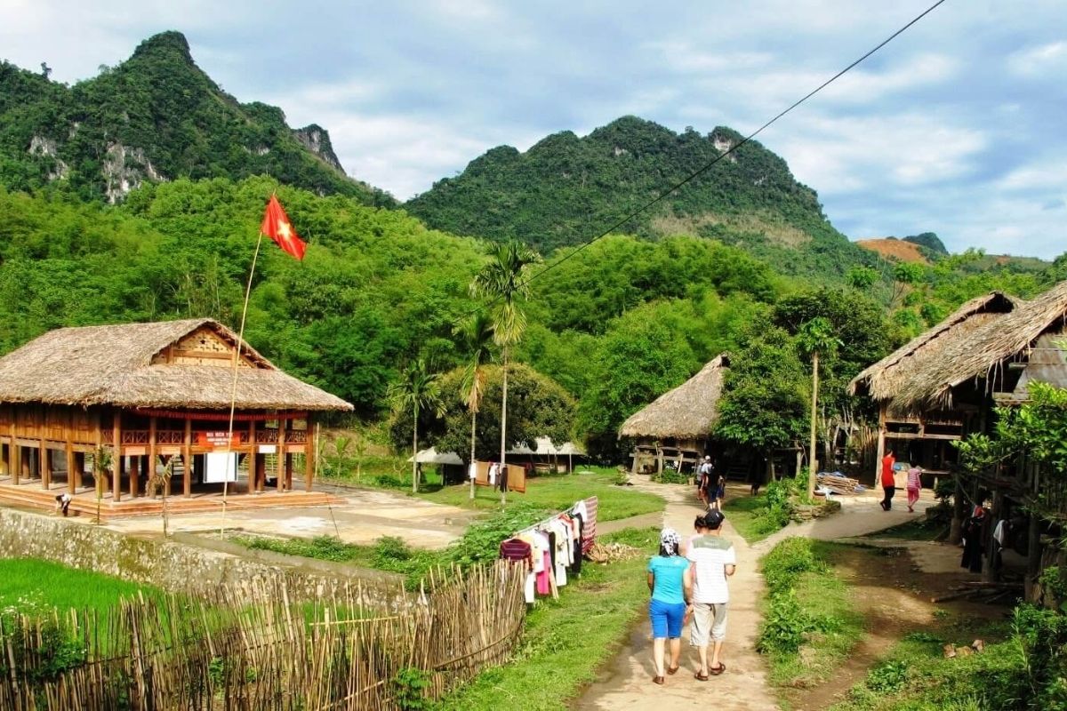 Treks Mai Hich to Buoc Village