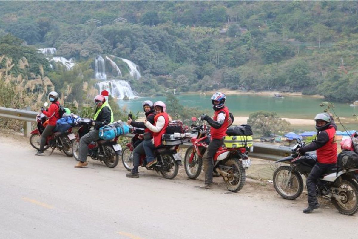 Motorbike Ma Pi Leng Pass