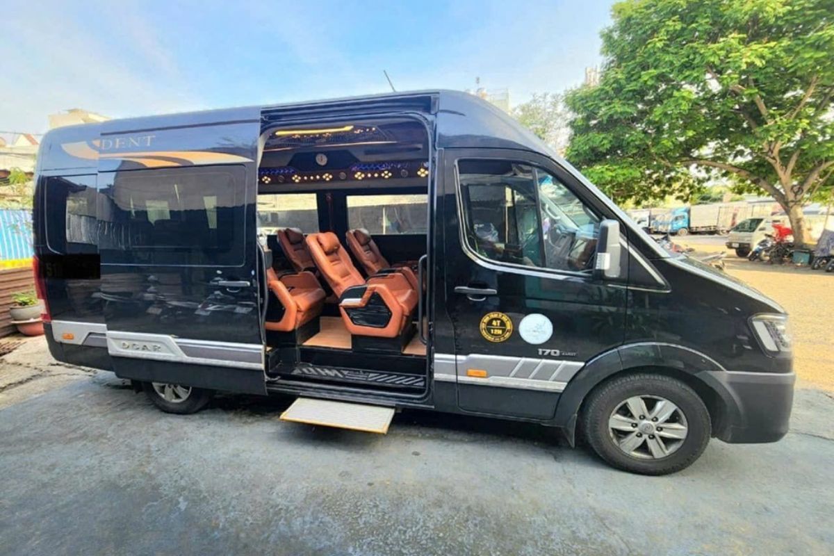 Ha Thanh Limousine from Hanoi to Ha Long