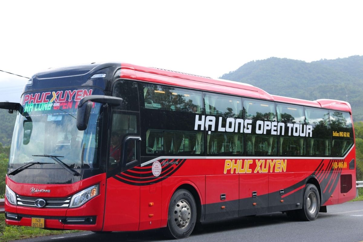  Phuc Xuyen Bus from Sapa to Halong.