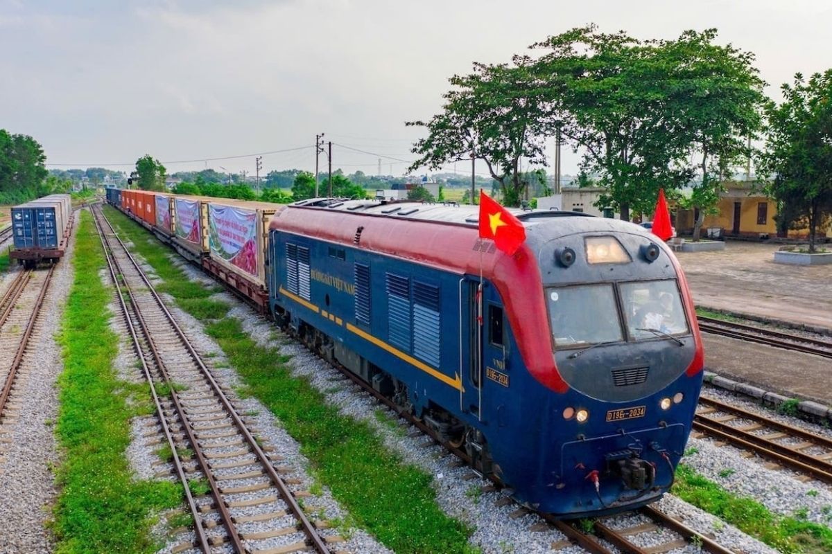 Train Lao Cai → Hanoi 