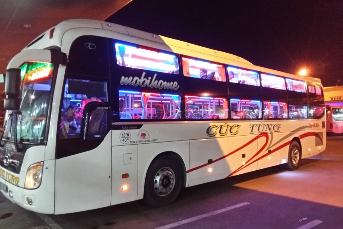 Cuc Tung Limousine departs Nha Trang Station