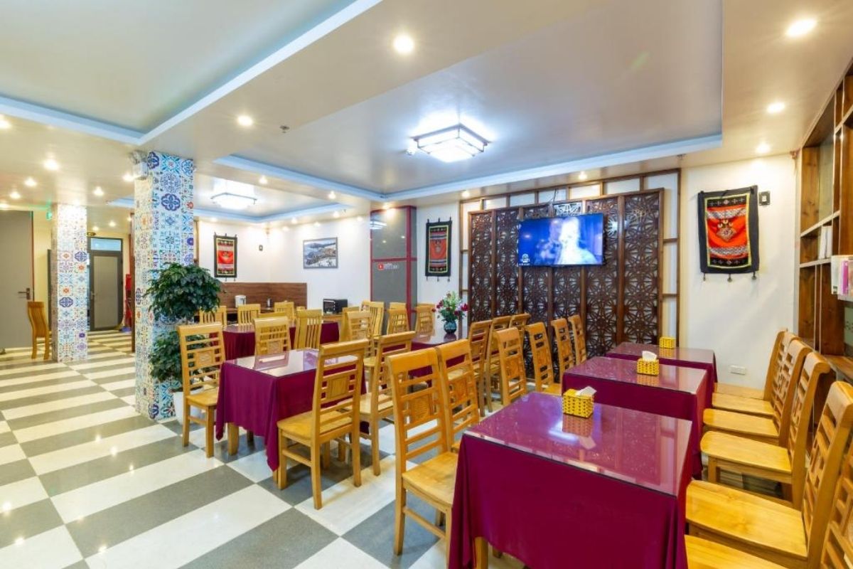A 24/7 Restaurant with Something for Everyone