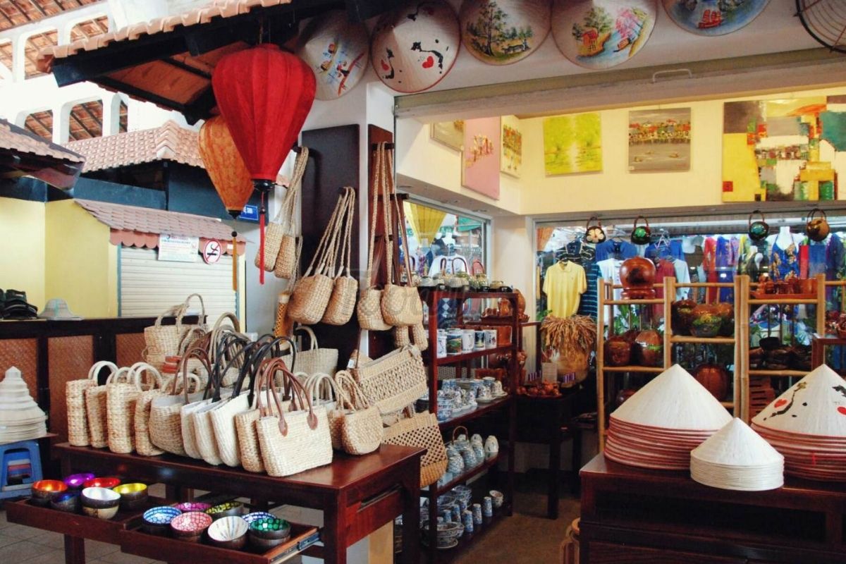 Souvenir Zone at Can Tho Market 