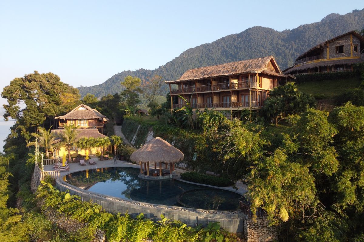Mai Chau Hideaway Lake Resort