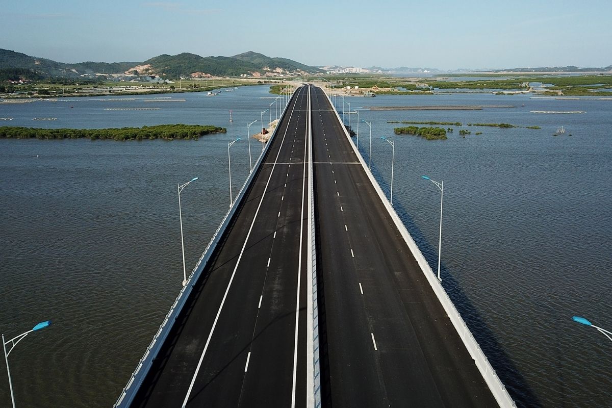 Fast Route from Hai Phong to Ha Long
