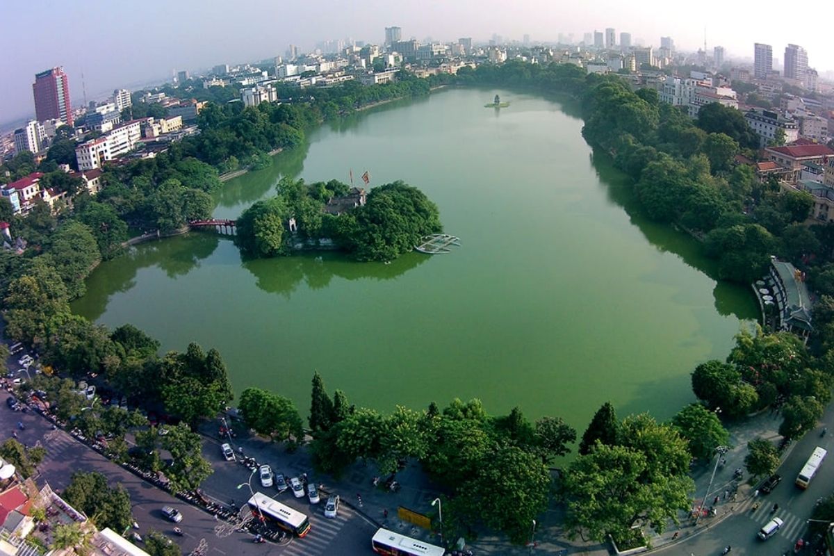 Hoan Kiem Lake - 10 Days in Vietnam