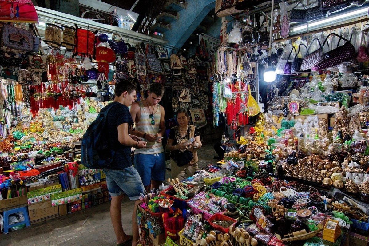 Explore Dong Ba Market on Vietnam Budget Tour 