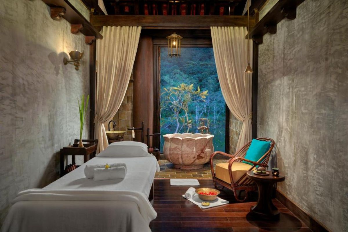 Am Tue Tinh Wellness Center at Hanoi to Legacy Yen Tu