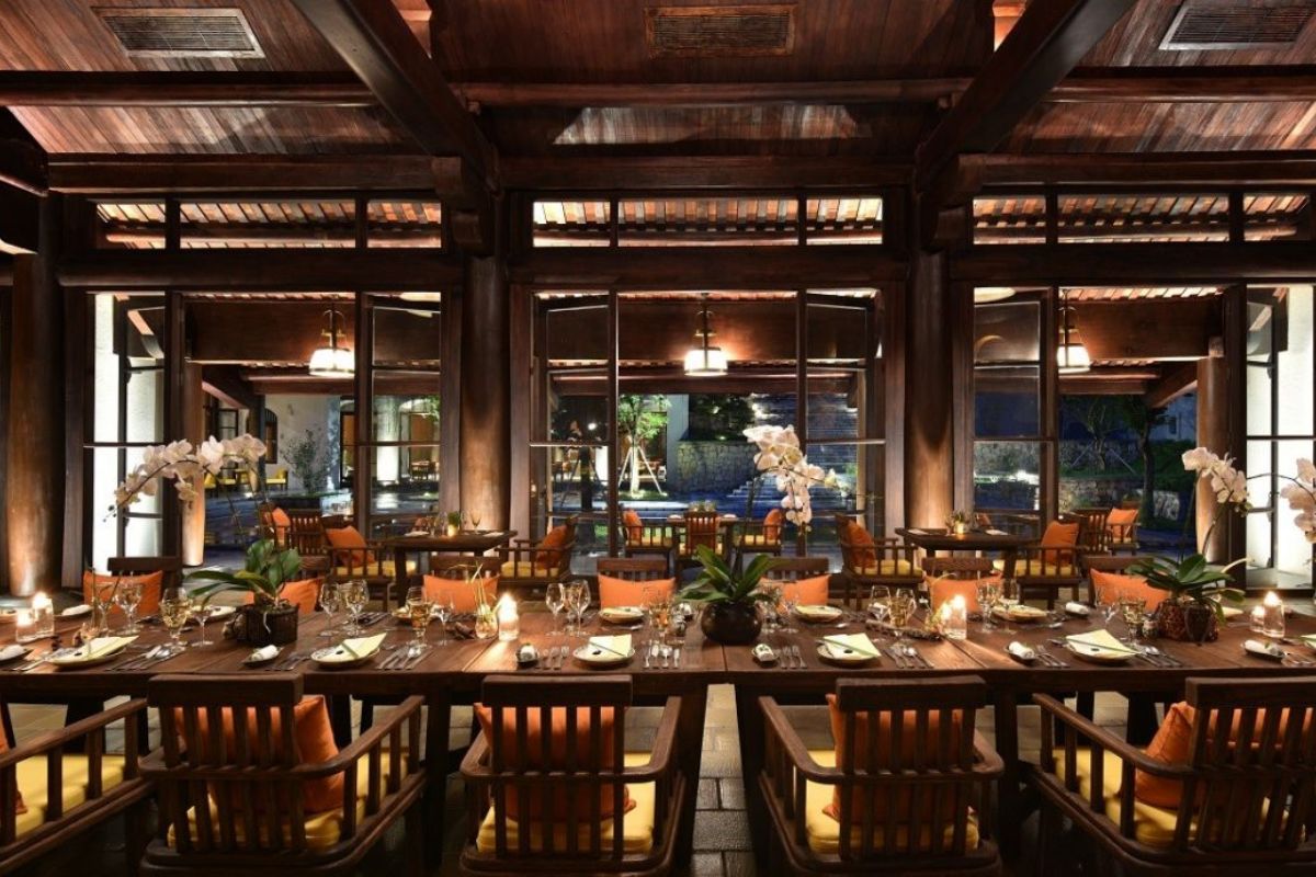 Tho Quang Restaurant at Hanoi to Legacy Yen Tu
