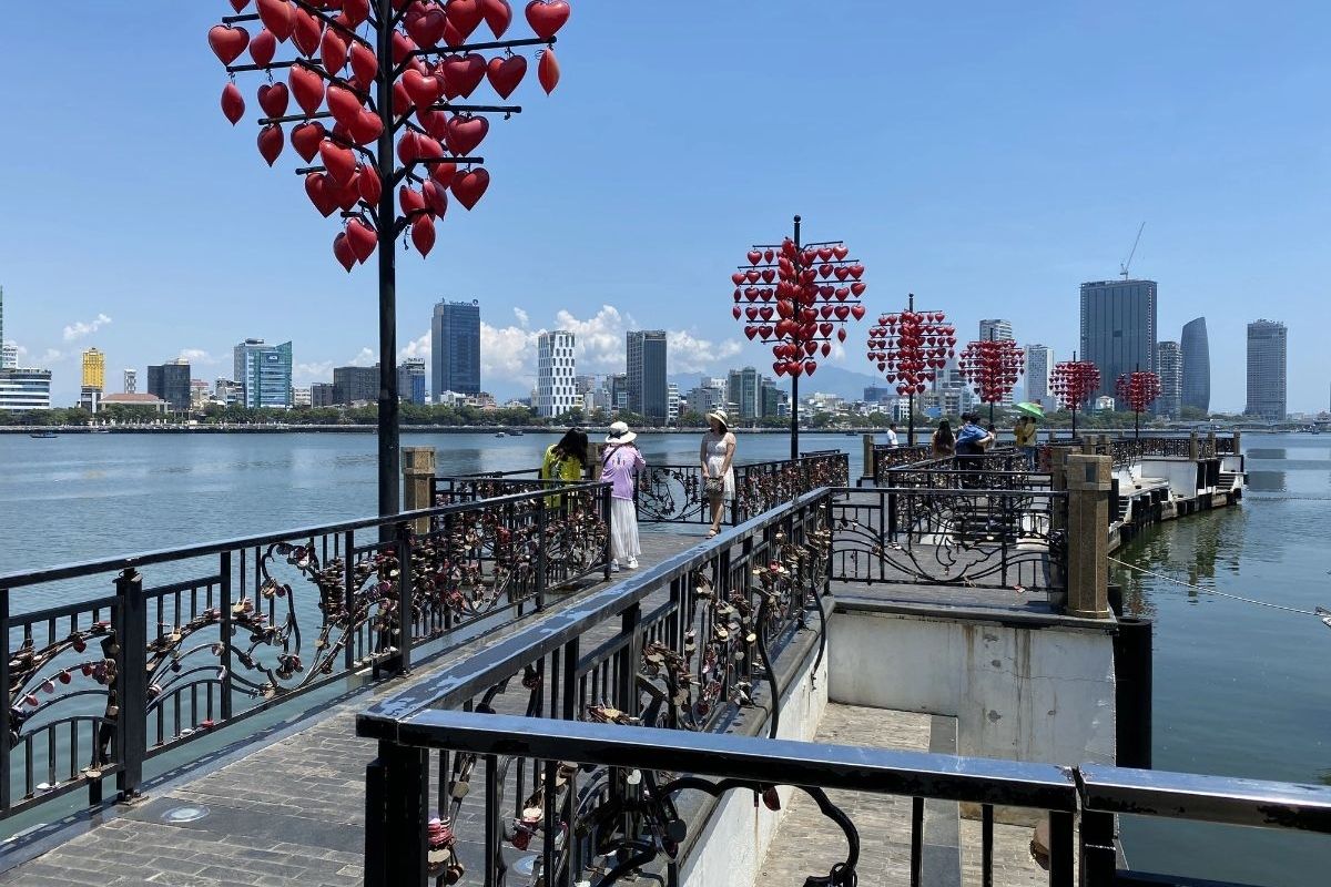 Love Bridge