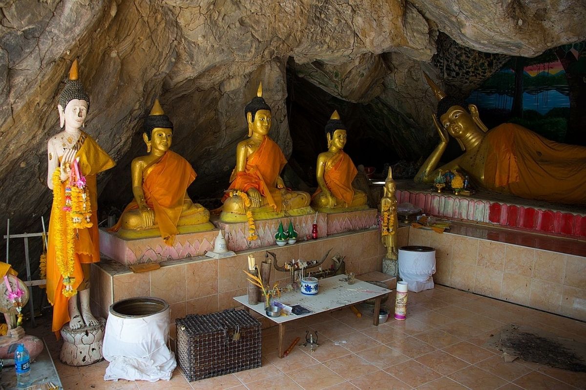 Wat Tham Singkhon