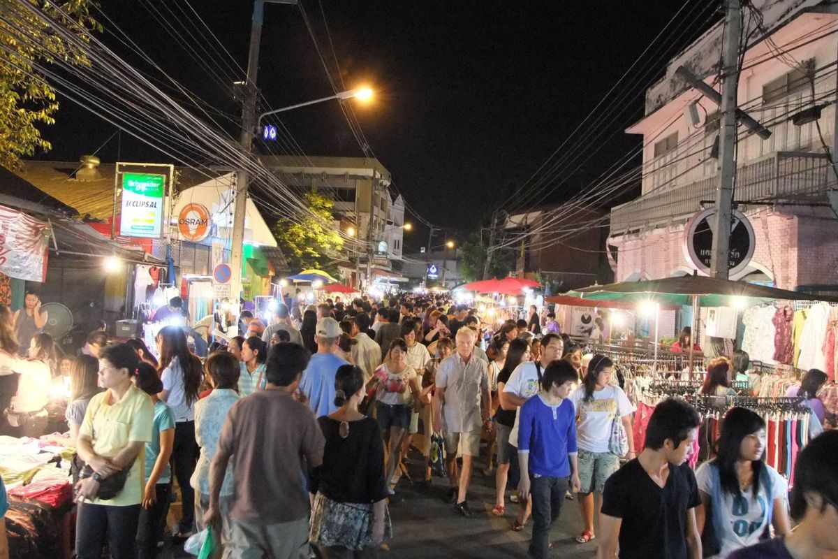 Stroll Along Nimmanhaemin Road