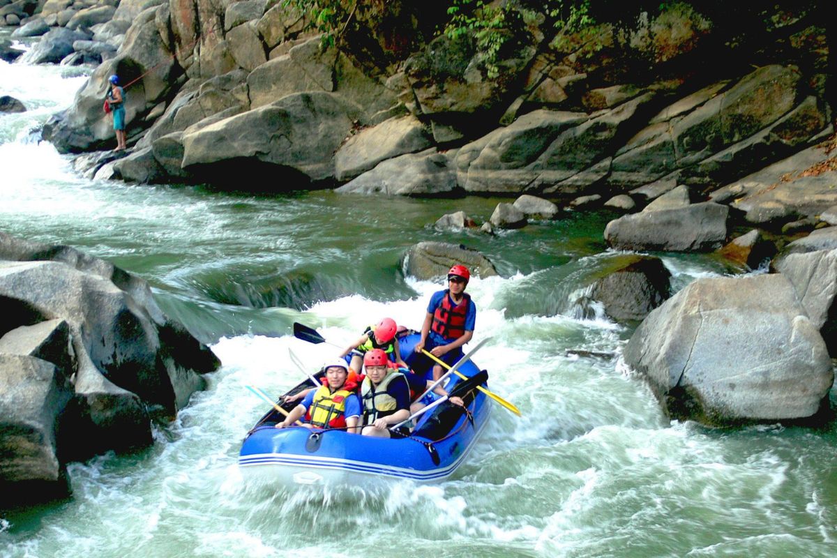 Rafting on Mae Taeng River