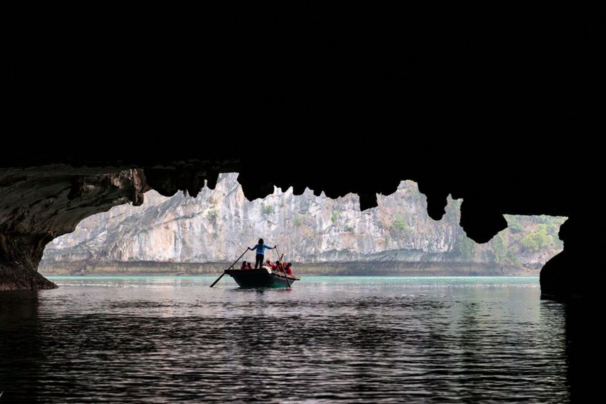 Dark & Bright Cave
