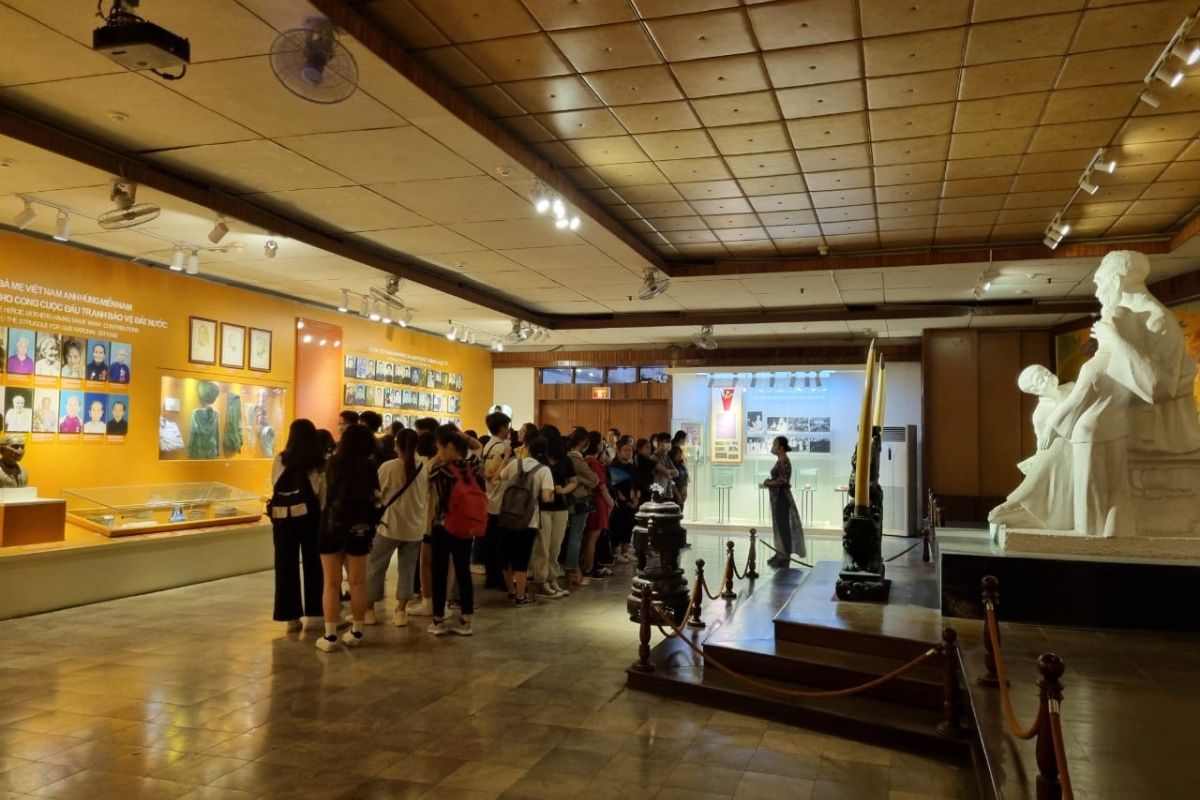 Dress Modestly When Visiting Museums