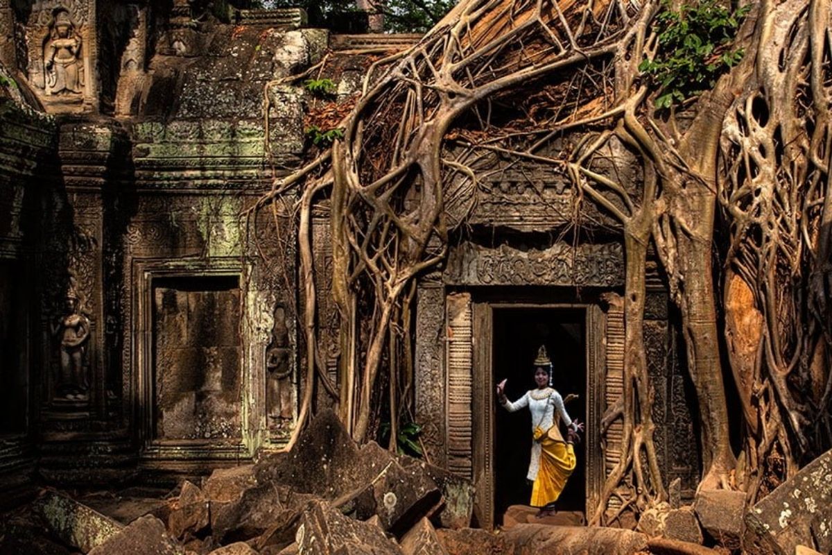 Tomb Raider Filming Location - Ta Prohm Tour