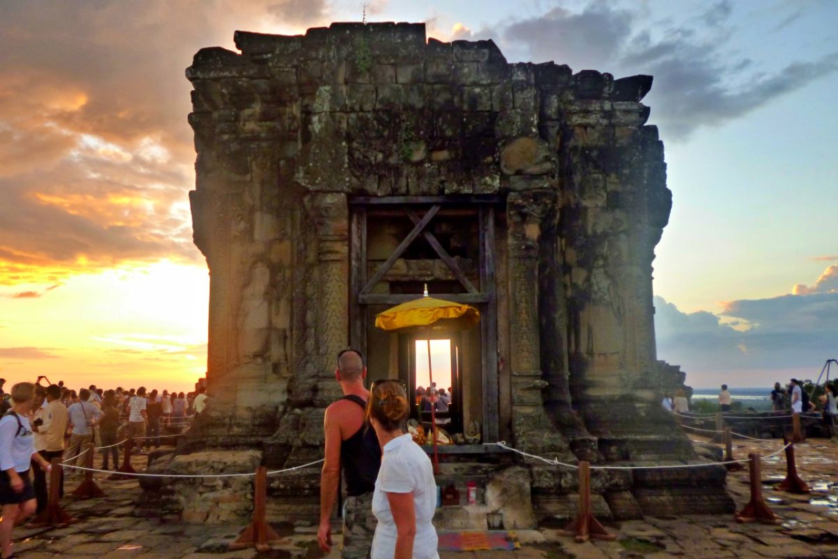 Climb to Phnom Bakheng