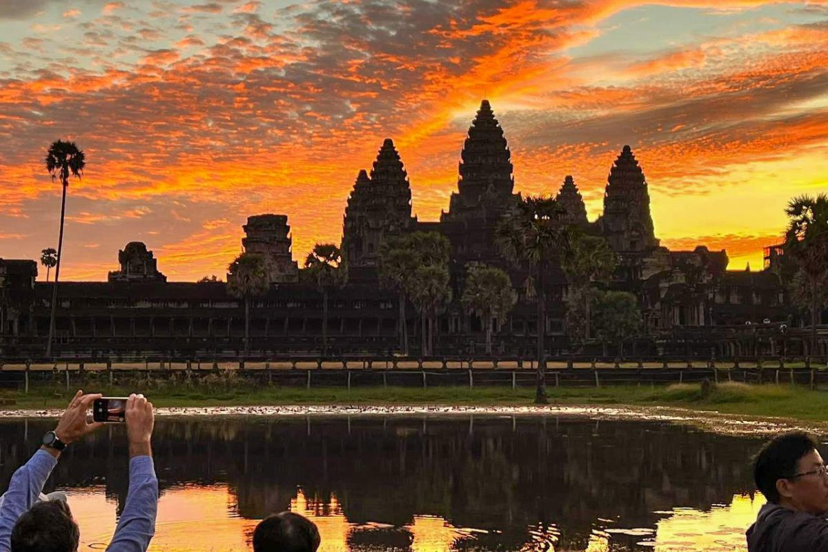 Witness Sunrise Over Angkor Wat - angkor wat temple tours