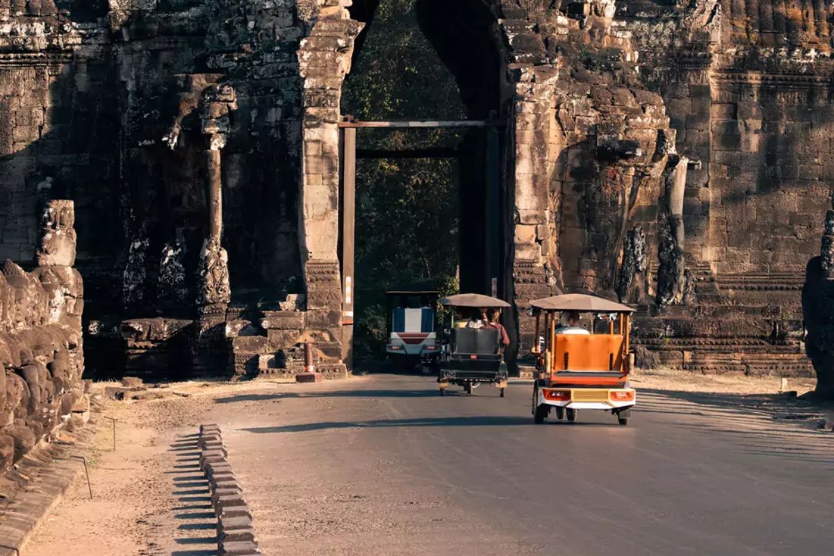 Tuk-Tuk to South Gate Sunset