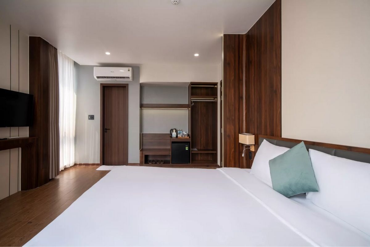 Deluxe Suite at Eden Hue Hotel