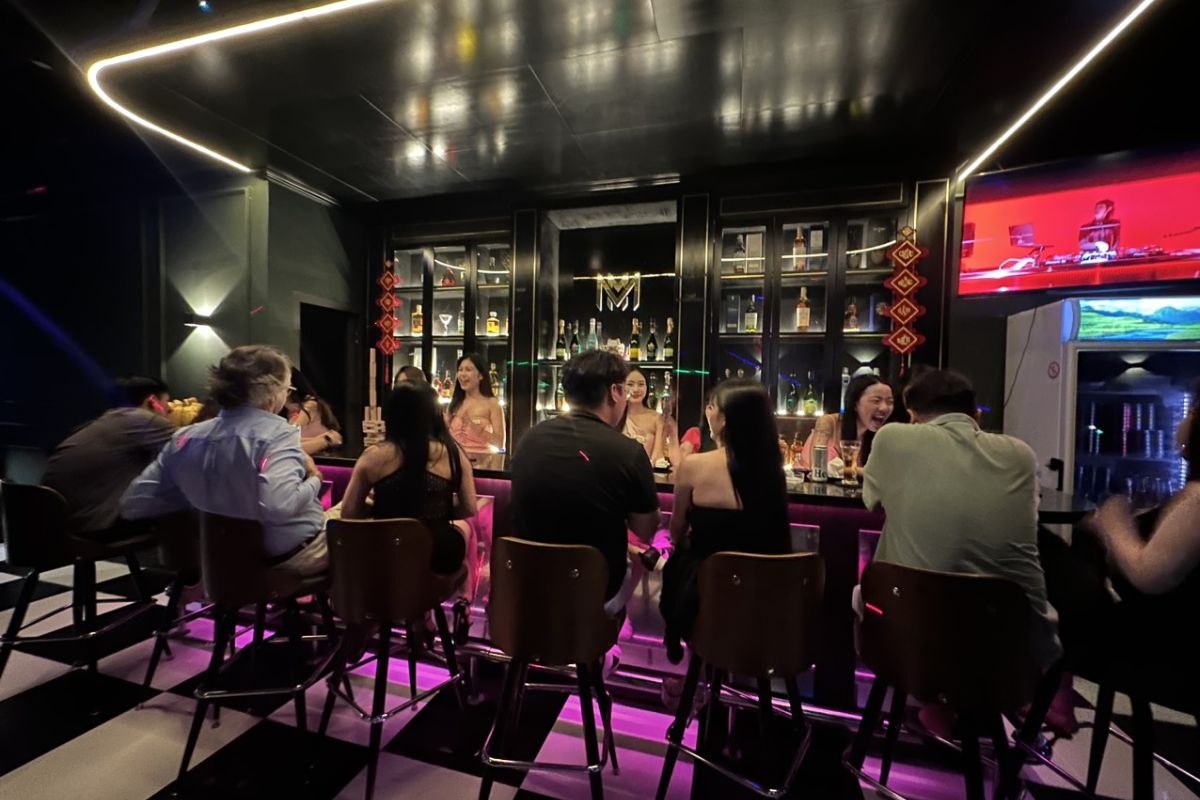 Mystery Lounge