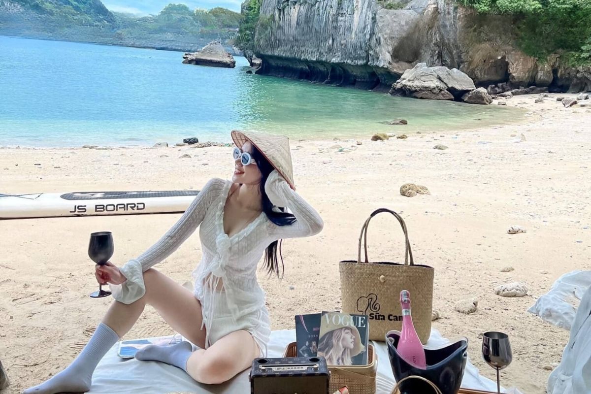 Relax at Cat Dua 1 - Monkey Island Vietnam