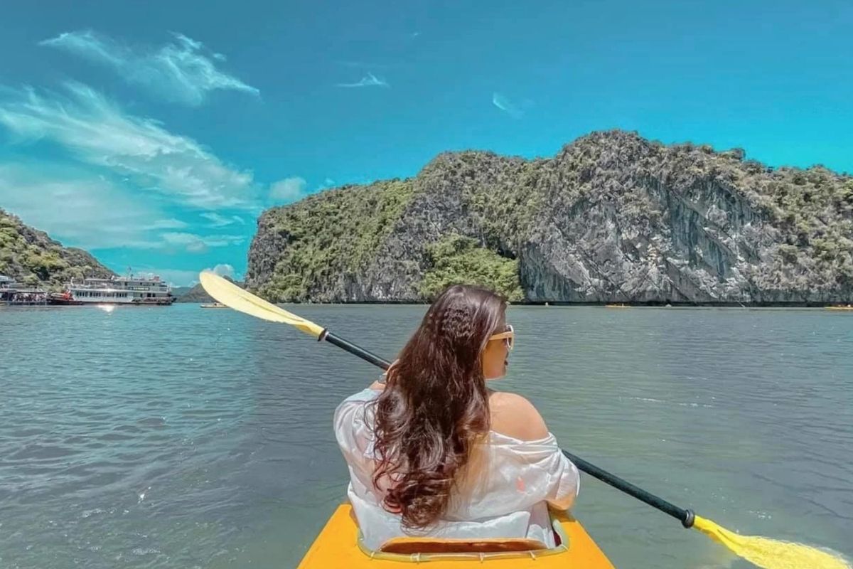 Kayaking in Ha Lan Bay - Monkey Island Vietnam