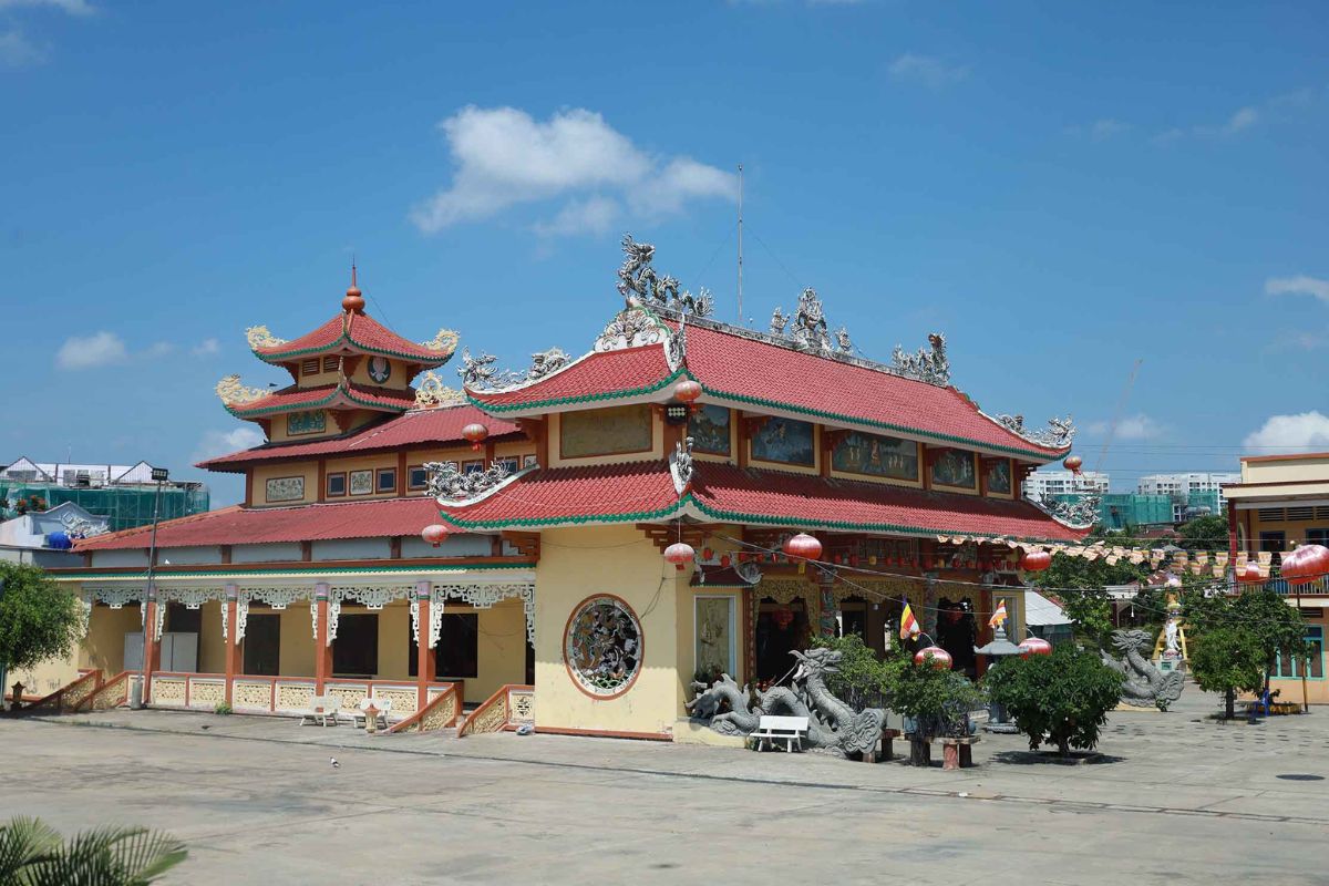 Long Hoa Pagoda