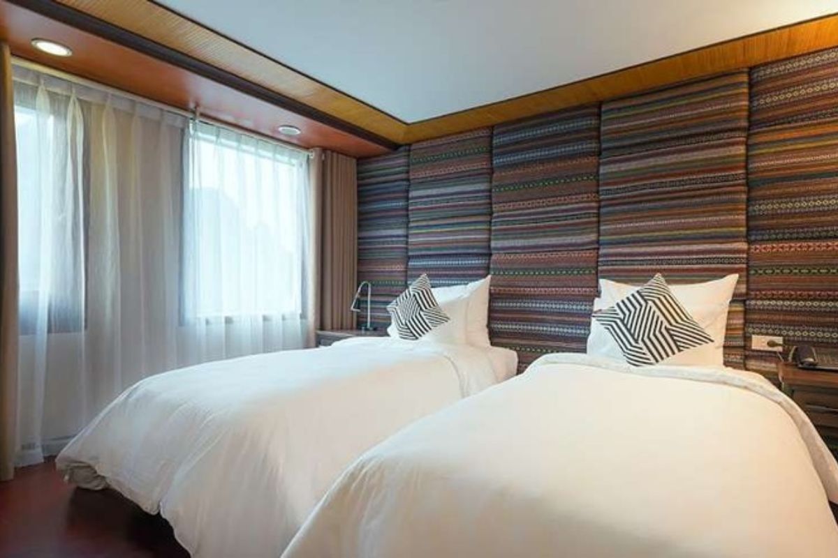 Deluxe Cabins at La Vela Cruise Halong