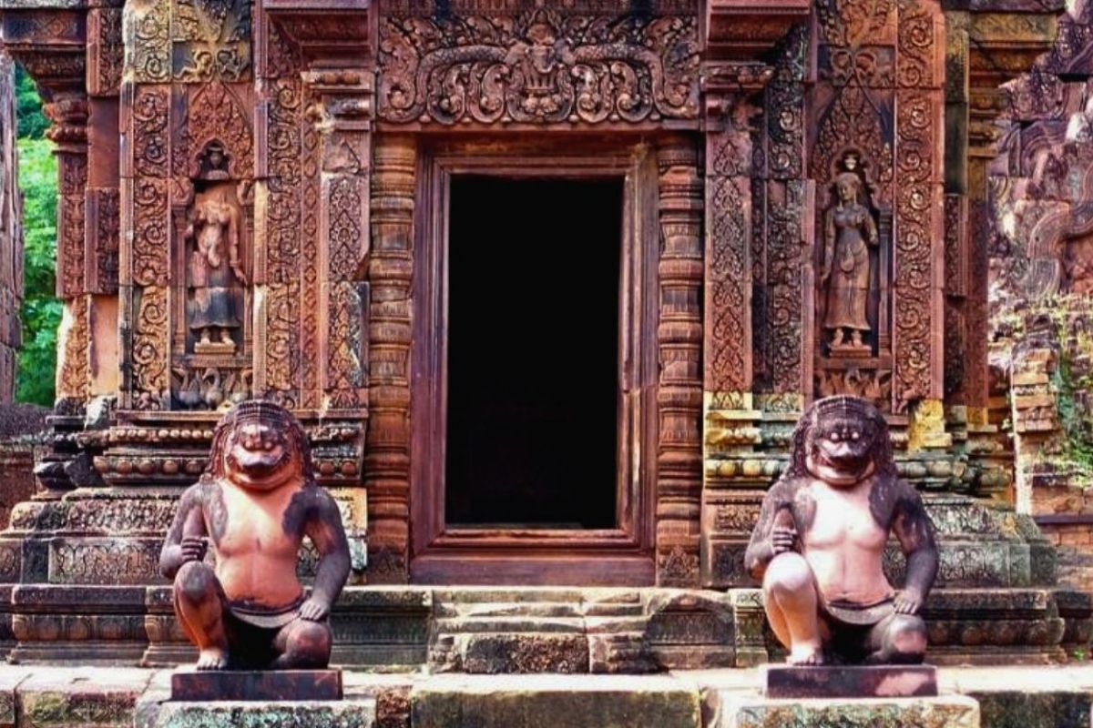 Pink Sandstone Banteay Srei Temple 