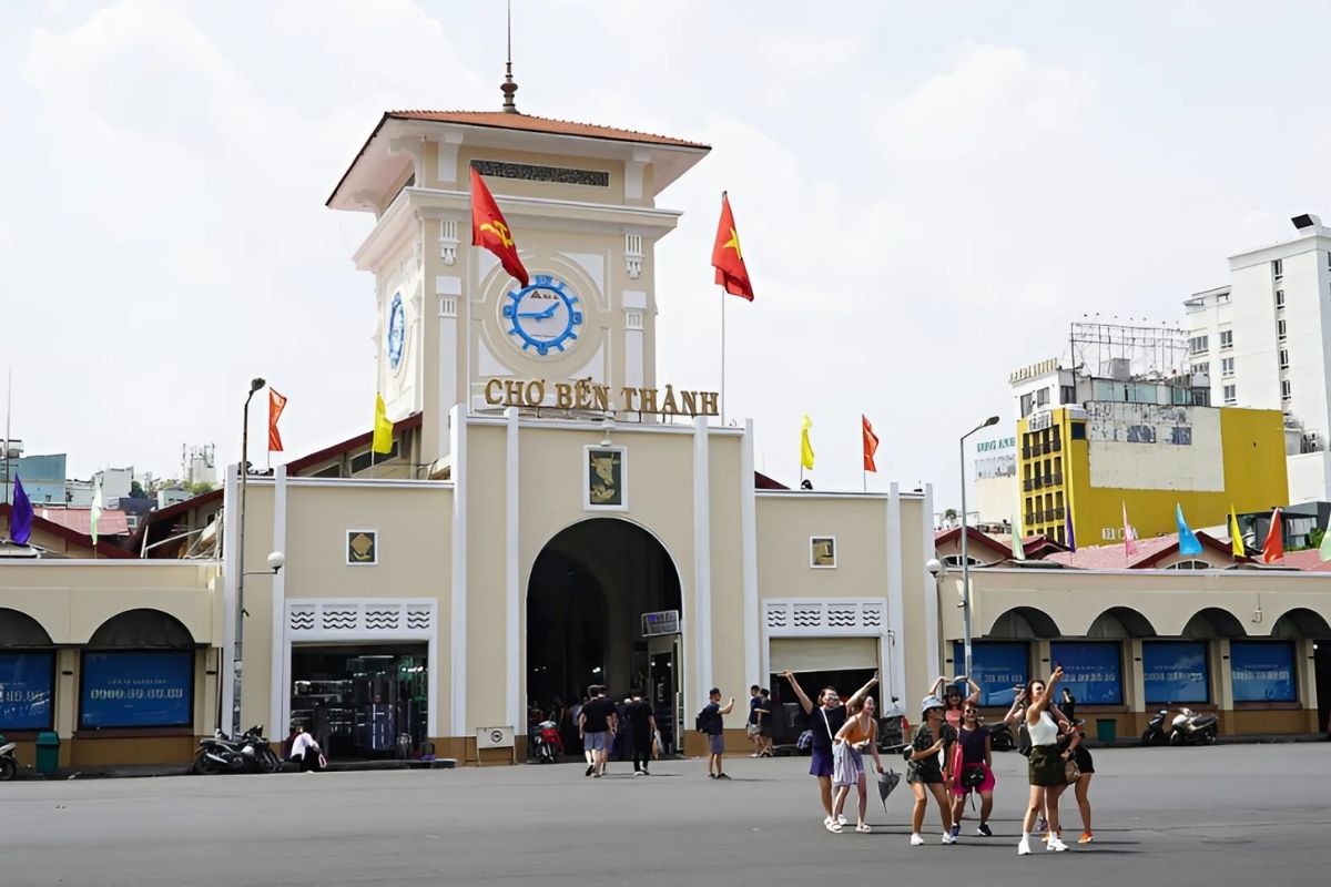 Ho Chi Minh City Weather February with Ben Thanh Market 