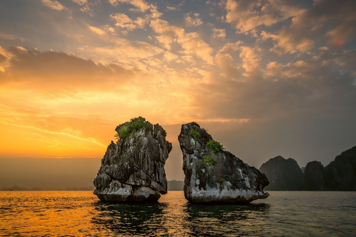 How Many Islands Are There in Vietnam: Hon Ga Choi in Ha Long Bay
