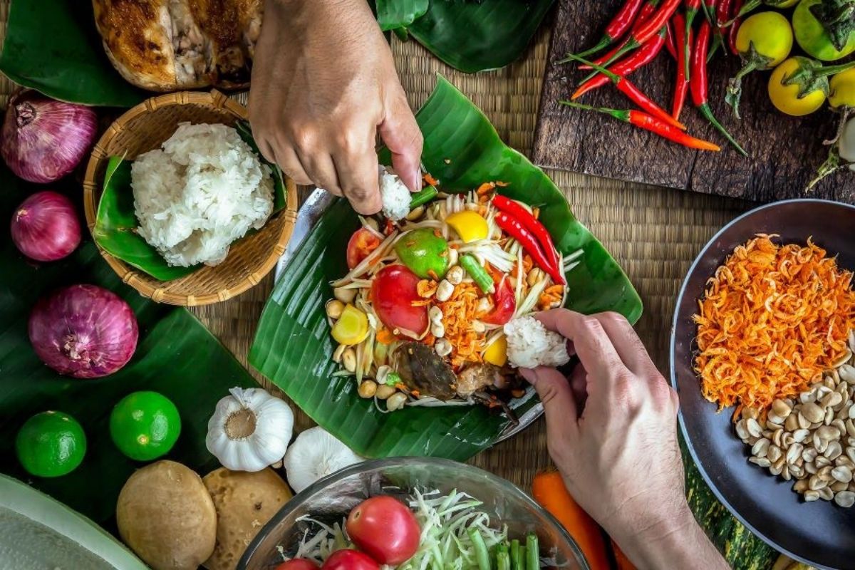 Lao Tam Mak Hoong - lao vs thai papaya salads