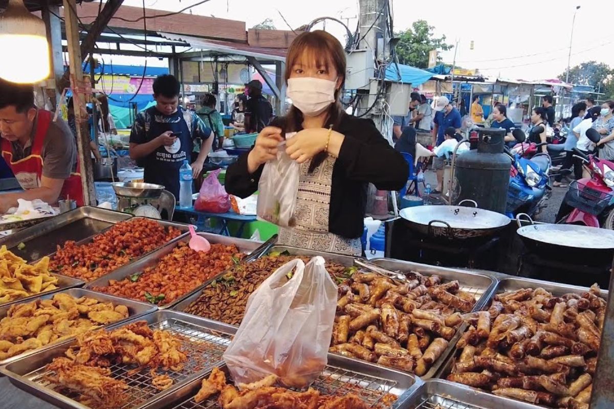 That Luang Food Market