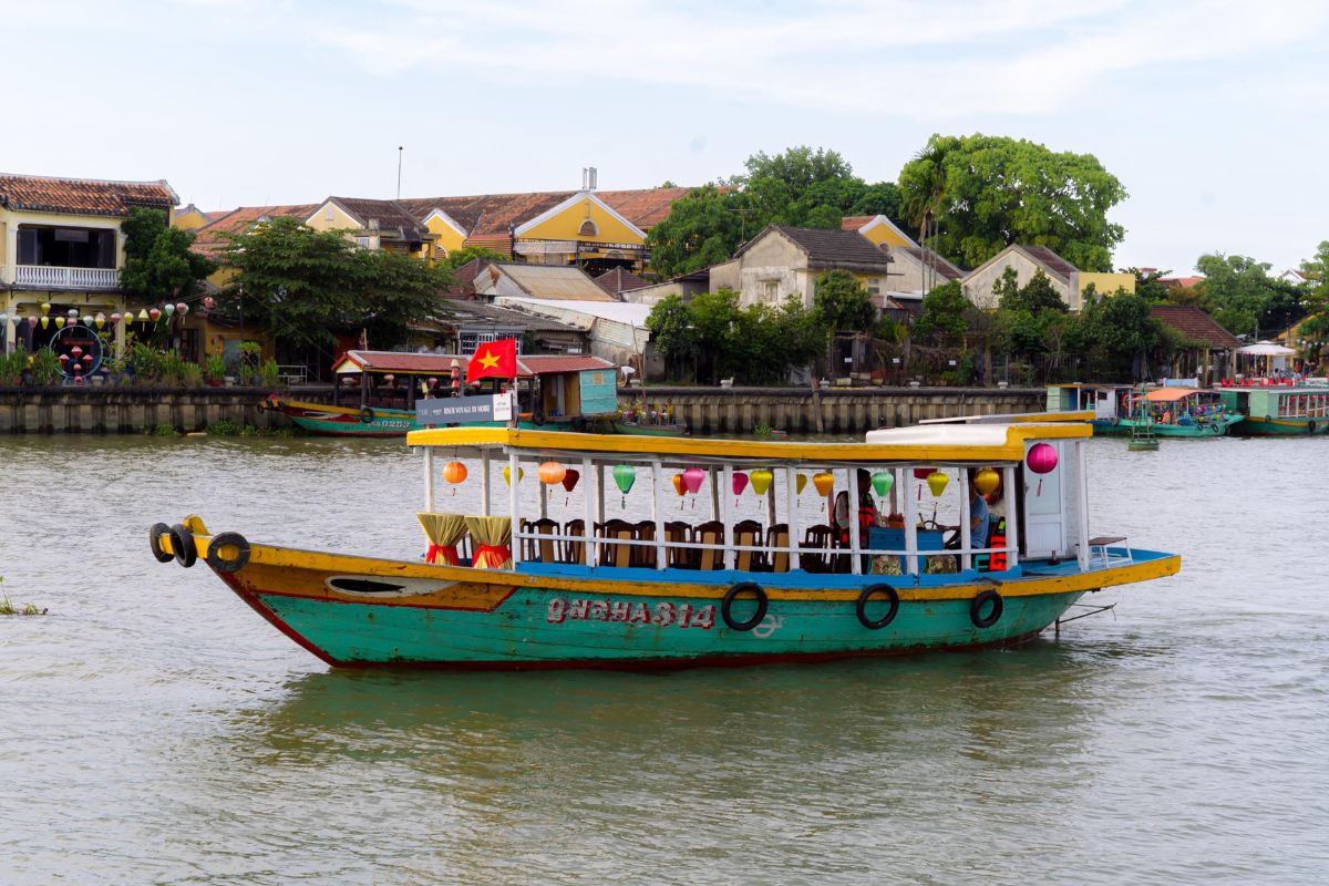 Signature Cocktail Sunset Cruise