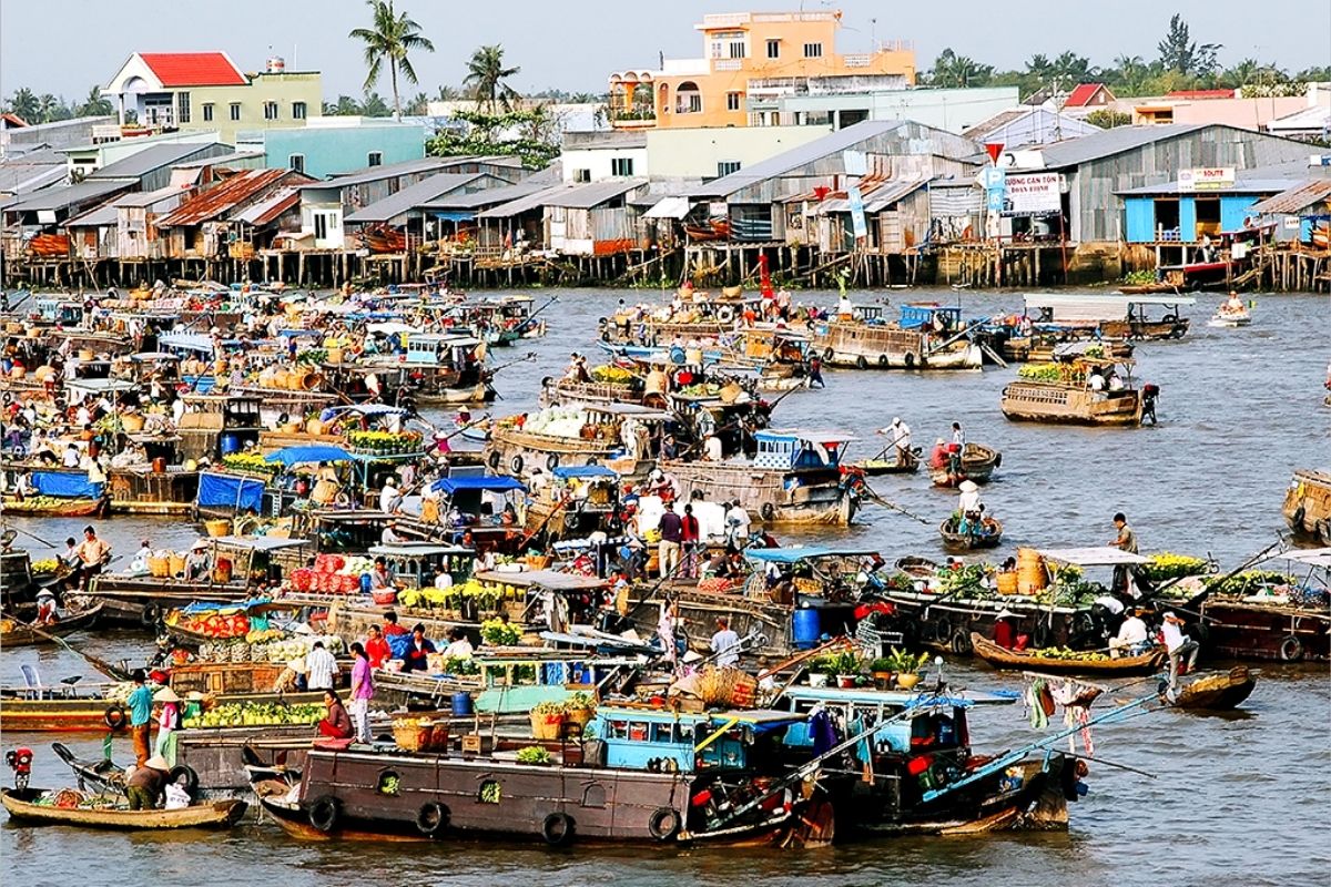 Cai Rang Floating Market by Mekong Princess Cruise