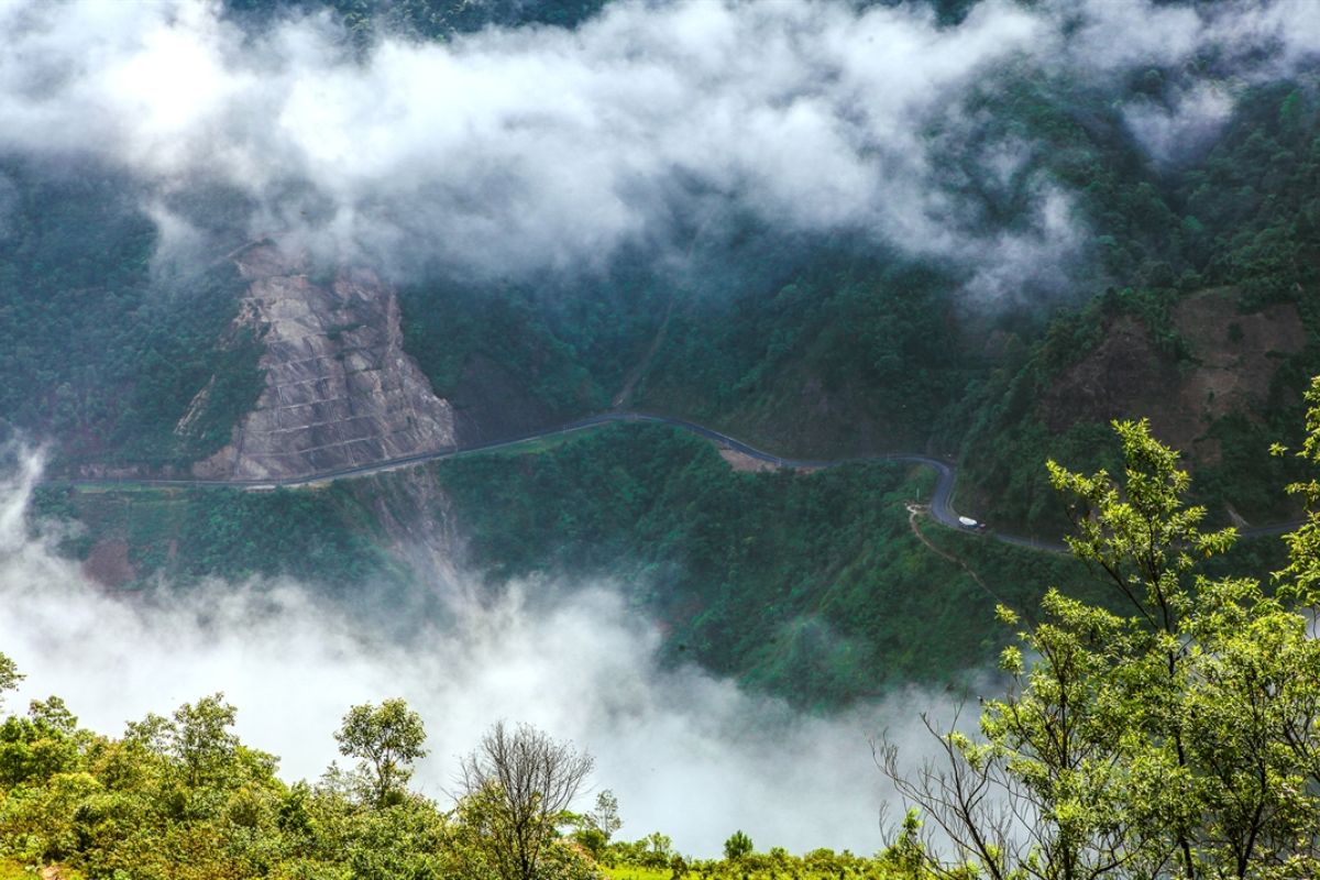 Cloud Hunting at Khau Pha Pass