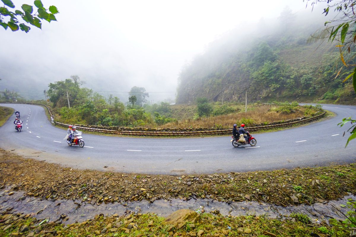Drive Through Khau Pha Pass